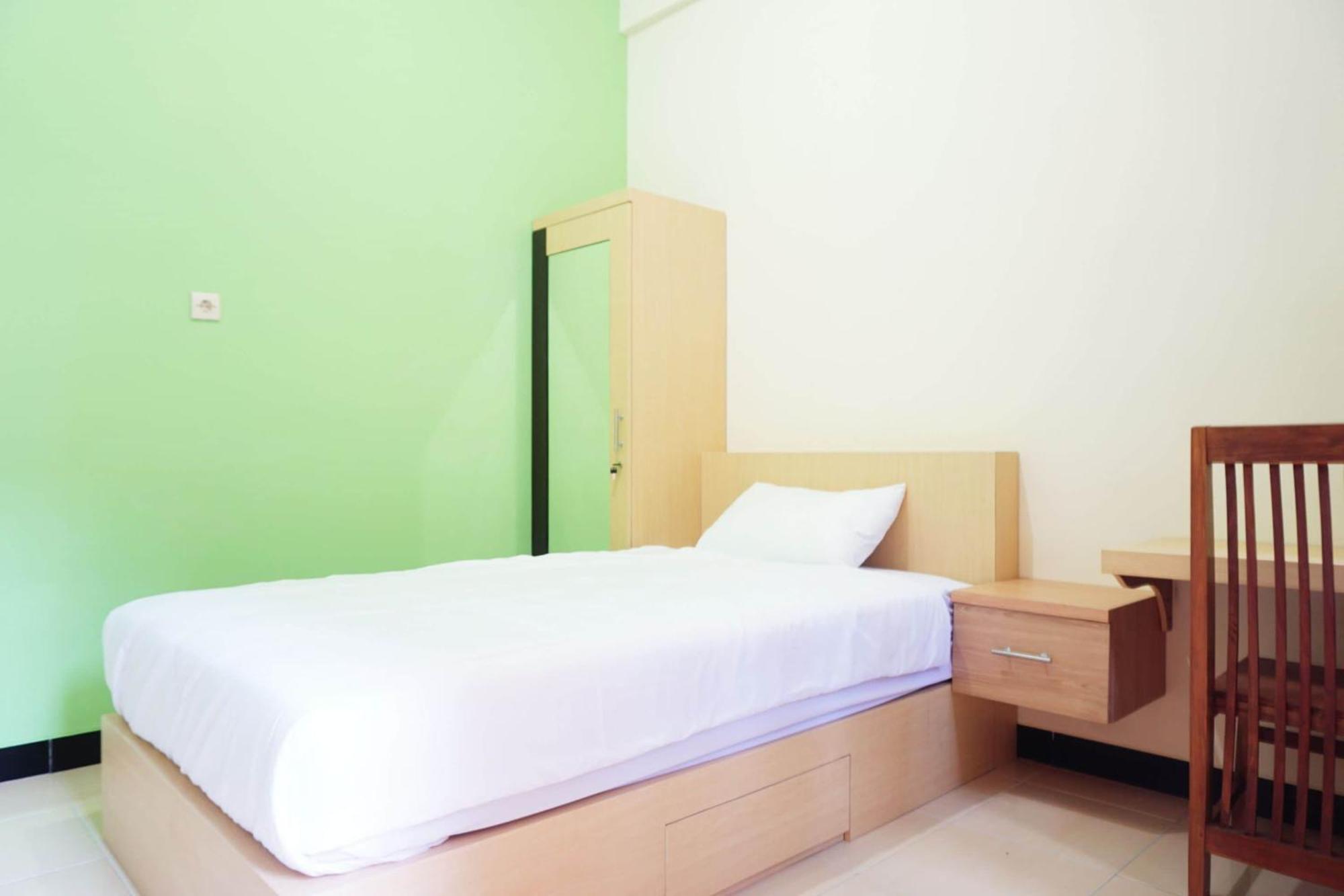 Oyo Life 3003 Handayani Syariah Hotel Wonosari